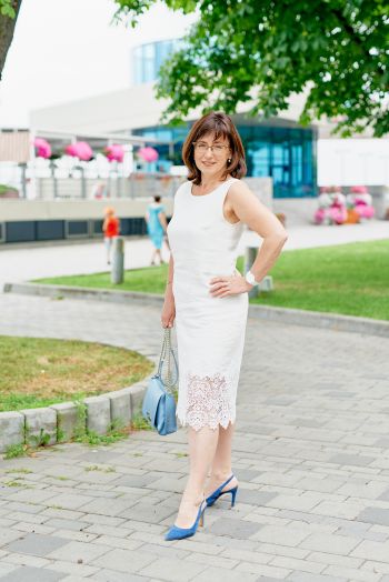 Біла зустріч Дніпровського клубу. Лляна сукня