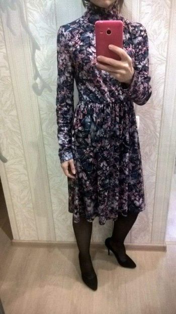 Плаття з метеликами