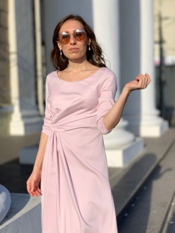 Рожева коктейльна сукня