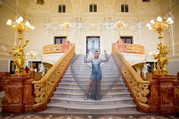 Одеський зимовий флешмоб " Вечірнє вбрання"