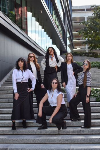 Швейна зустріч "Монохромний подіум у Місті Швів"