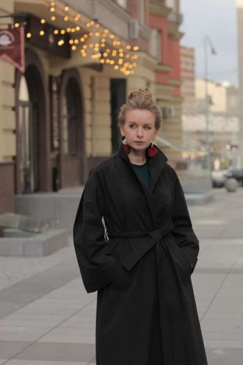 Плащ "Дівчата в віночках з дубового листя та троянд" для флешмобу "Тренч і Со" від МіссісШью