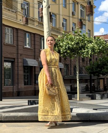 Блуза, яка ідеальна підійшла для купонної тканини