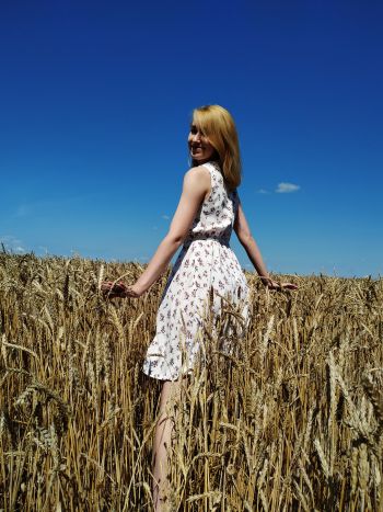 Фото на конкурс " Стань моделлю для новорічної обкладинки Burda Style"