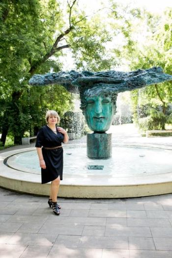 Одеський флеш-моб"Шиємо чорну сукню 