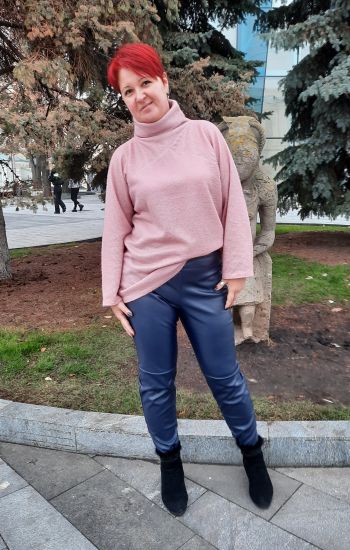 Майже шкіряні брюки