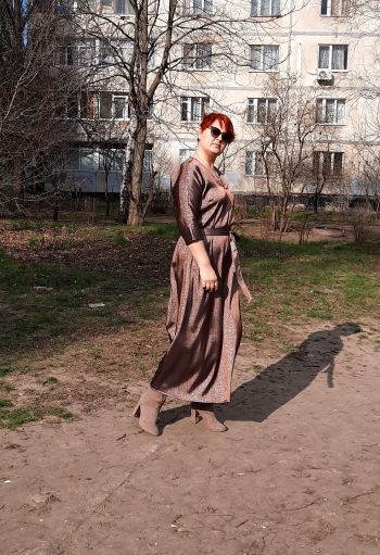 Проста квітнева сукня