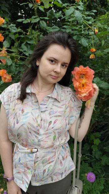 Блузка-сорочка з приспущеними проймами