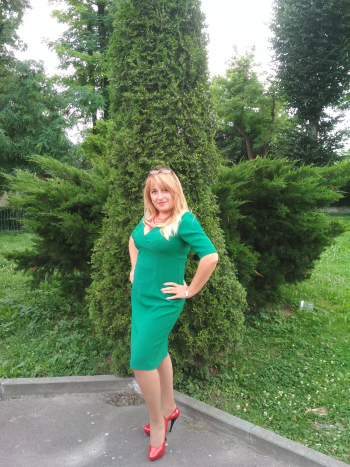 Смарагдова сукня