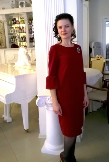 Винна сукня