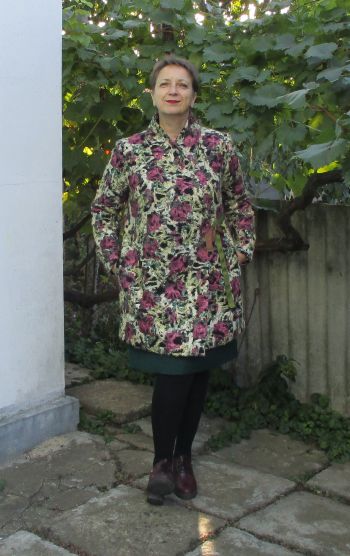 Півпальто з заходом на зав'язці