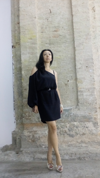 Шовкова сукня для спекотного літа