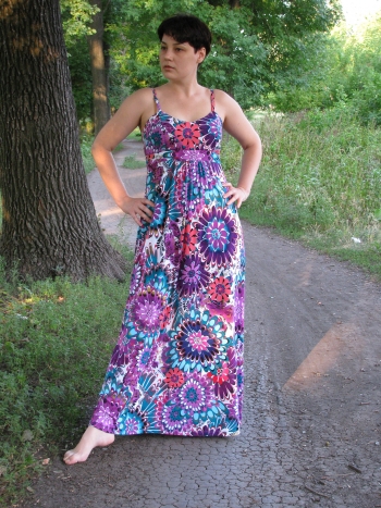 Літня сукня у фіолетових барвах