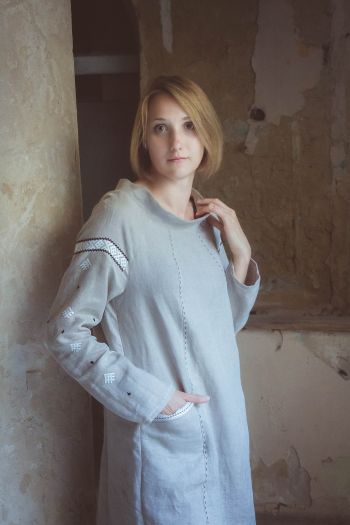 Сукня-сорочка з вишивкою