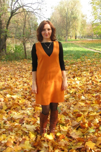 09/2012 Помаранч 105, Біла сукня 107, Рожева сукня 121