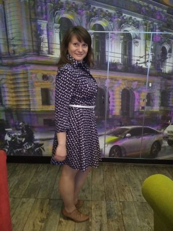 Сукня з ластівками