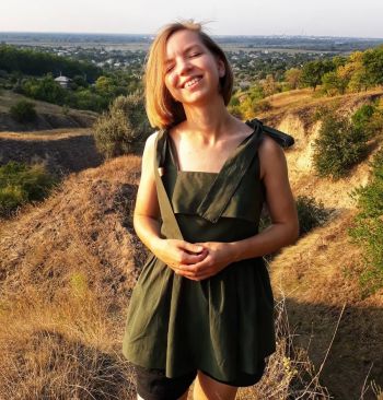 Прощавай, літо! Легкий топ із батисту