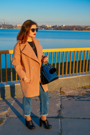 Пальто коротке в стилі OVERSIZE