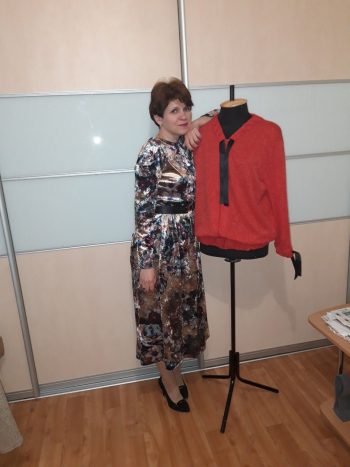 Оксамитова сукня.
