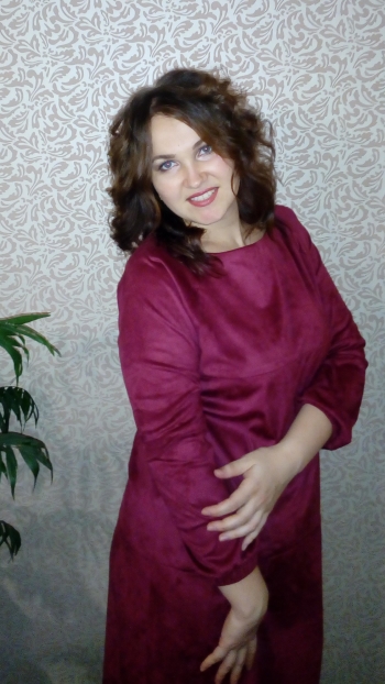 Замшева сукня бордо