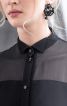 Блузка сорочкового крою з прозорими деталями - фото 5