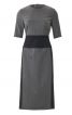 Сукня-футляр з контрастним вшивним поясом - фото 2