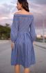 Сукня сорочкового крою з широким вирізом - фото 4